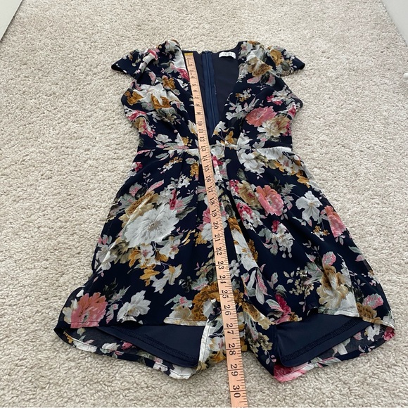 TOBI navy blue floral romper with cap sleeves - Picture 6 of 9